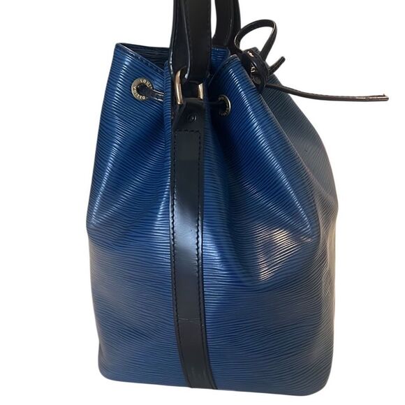 Louis Vuitton Epi Noe Blue with Black Trim Leather PM Bucket Shoulder Bag A20922 - Picture 3 of 14